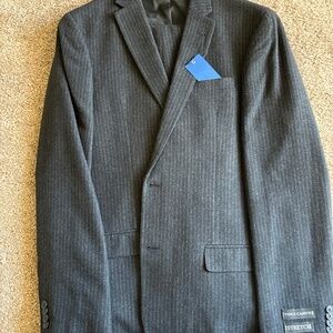 Vince Camuto Suit 42L